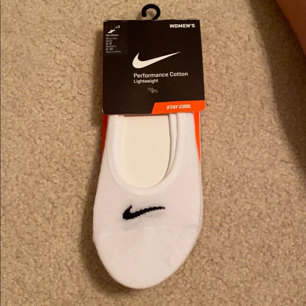 Women’s Nike no show socks NWT